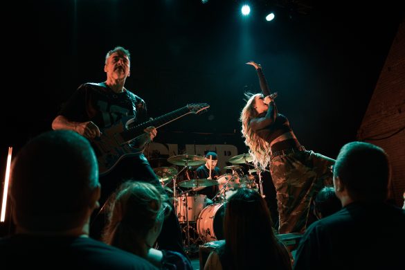 Butcher Babies 31726-8